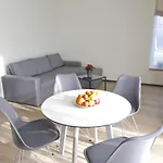 Sakalo 44 Svečių namai 3*